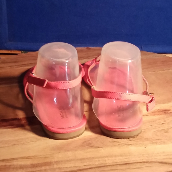 Michael Kors Pink leather with Gold Tone MK Logo Thong Sandals Sz. 9M-US, 39 EU - Picture 3 of 8